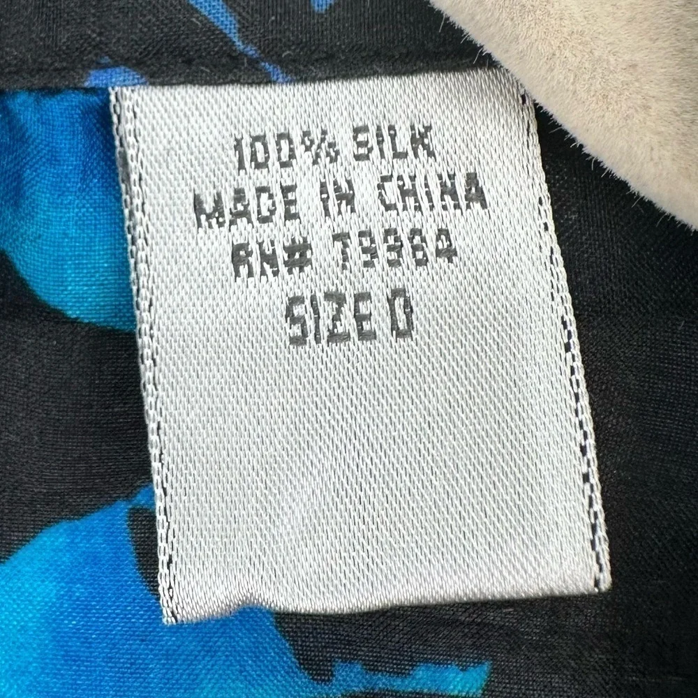 Chico’s 100% Silk Bright Blues & Black Print V Neck Button Up Sheer Size 0/Small